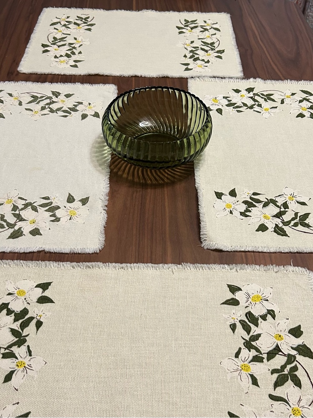 Vintage Lund Crafts Linen Placemats
 Set of 4  Silk Screen Floral Farmhouse